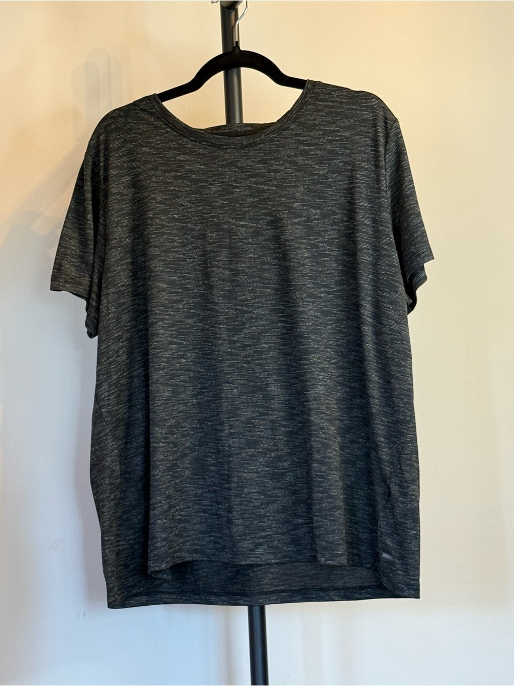 3/$10 Mondetta Heathered Black Short Sleeve Tee